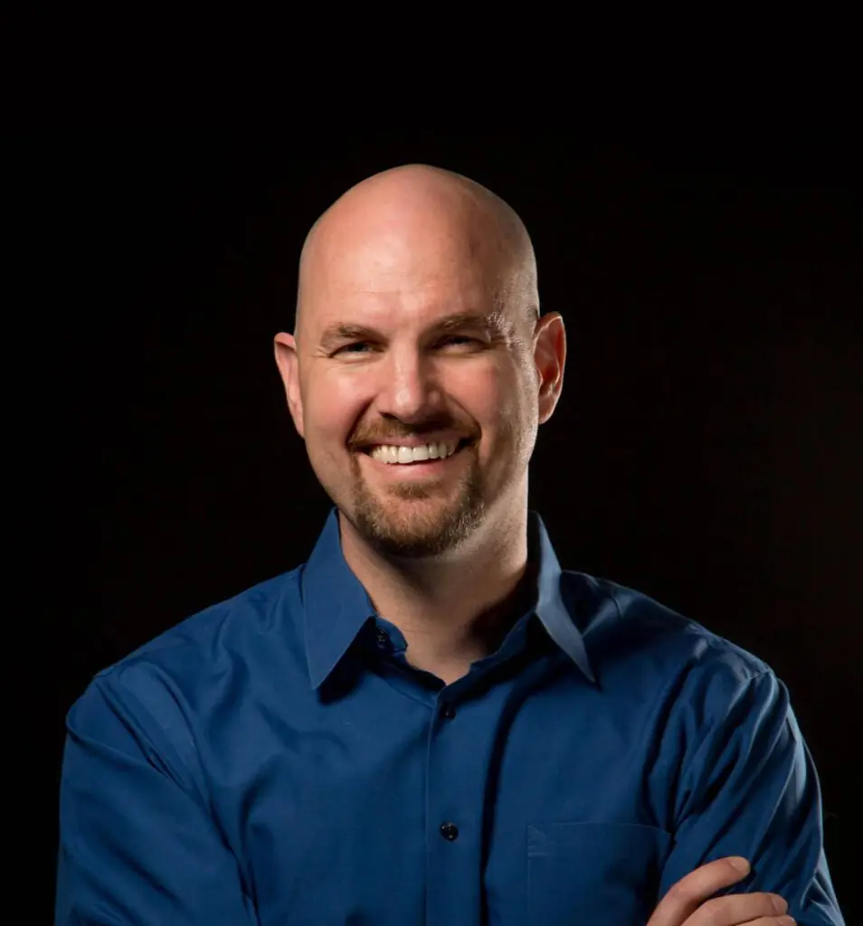 Mark Edward Lewis –
Senior Cinema Sound Instructor